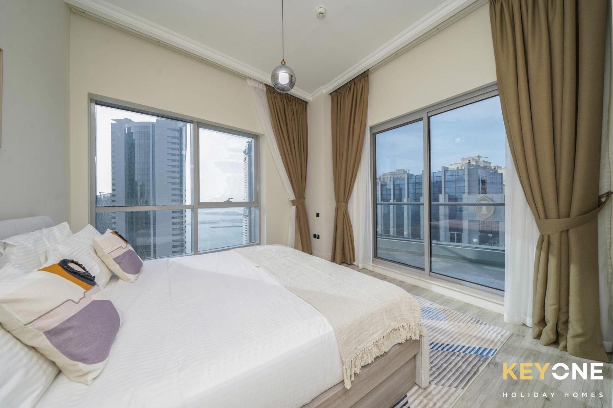 Apartment Chic Marina View Living In A Two Bedroom Dubai