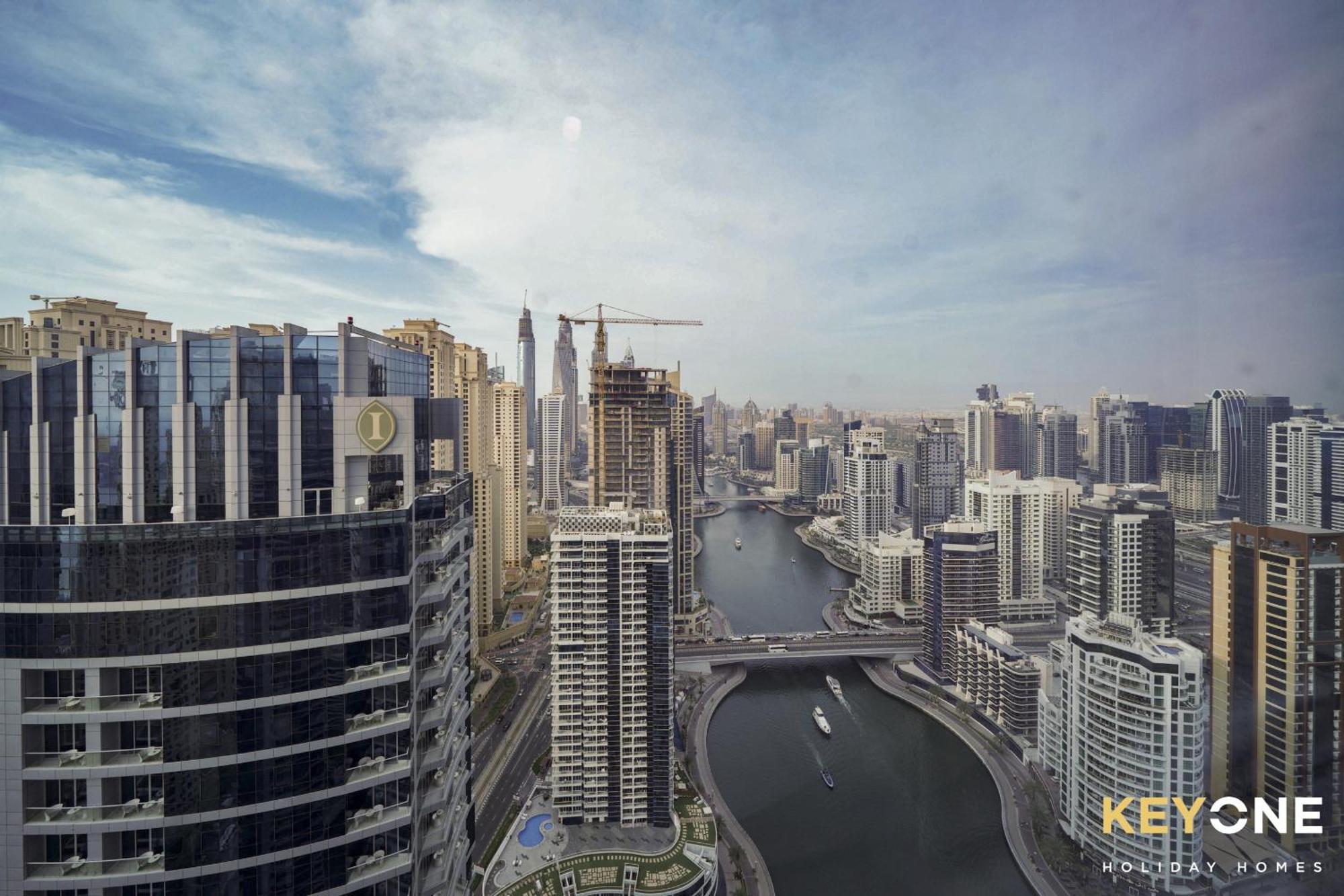Chic Marina View Living In A Two Bedroom Apartment *